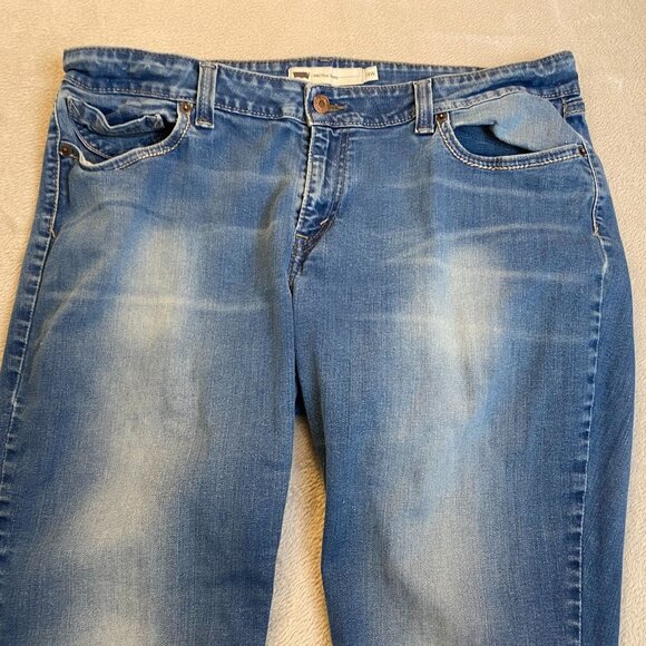 Levis Womans Jeans Size 18W 34x32 Distressed Blue Denim Comfortable Mid Rise - Picture 9 of 16